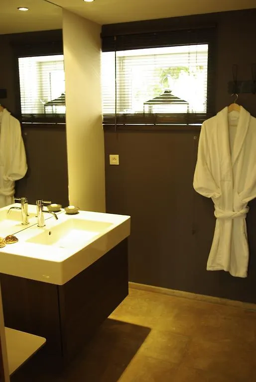 Les Chambres De L'Oustalet, Chambres D'Hotes Et Restaurant Etoile Gigondas 3*,