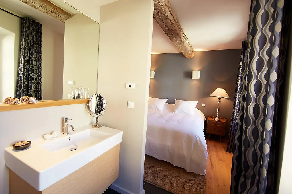 Les Chambres De L'Oustalet, Chambres D'Hotes Et Restaurant Etoile Gigondas